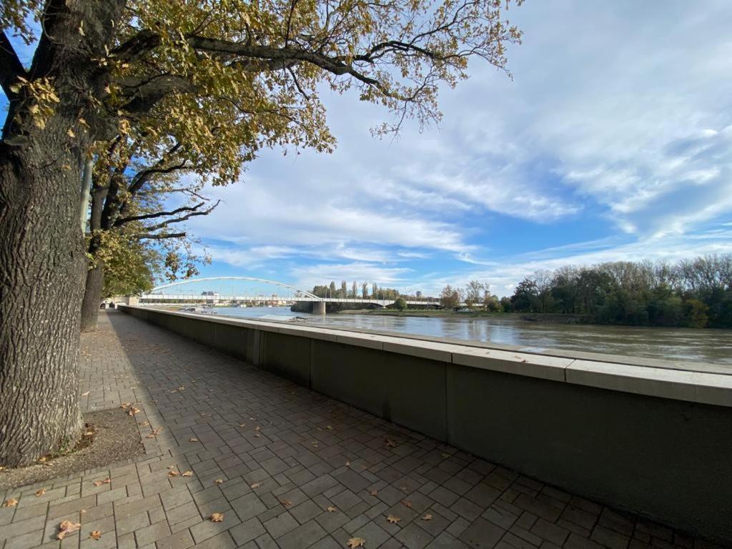 Hip Riverview Bestern Szeged Exterior foto